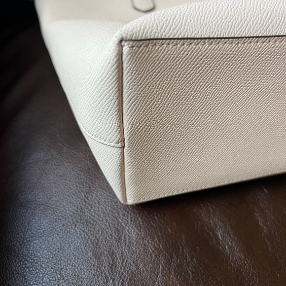 Coach Cream Leather Tote with Gold Hardware - Picture 4 of 8